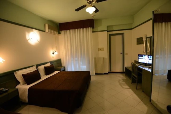 Imagen de la habitación del Hotel Esedra. Foto 16