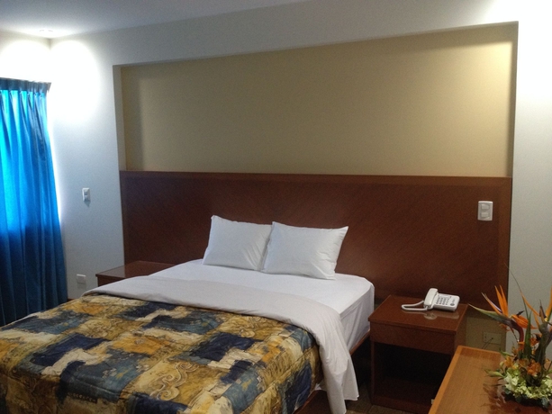 Imagen de la habitación del Hotel Esencia Suites. Foto 4