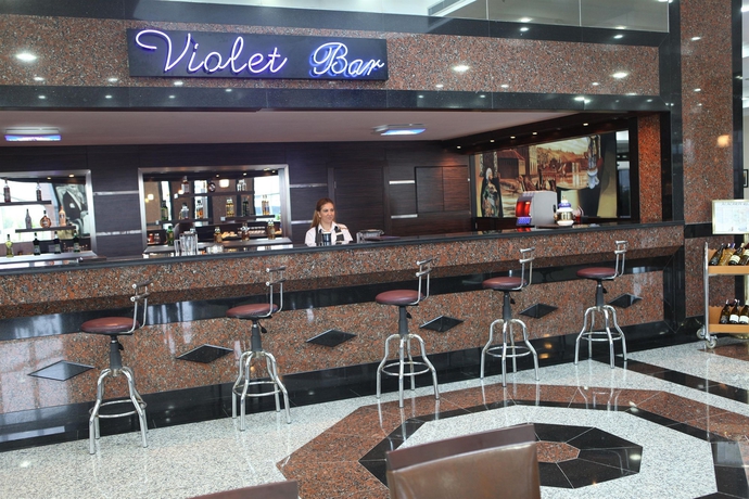 Imagen del bar/restaurante del Hotel Eser Diamond and Convention Center. Foto 2