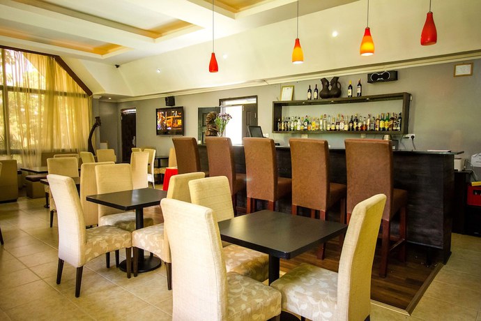 Imagen del bar/restaurante del Hotel Eseriani The. Foto 2