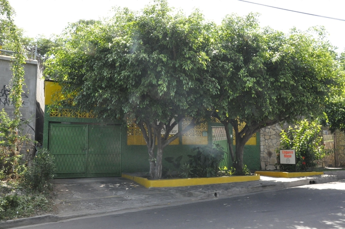 Imagen de los exteriores del Hotel Esgueva House. Foto 9