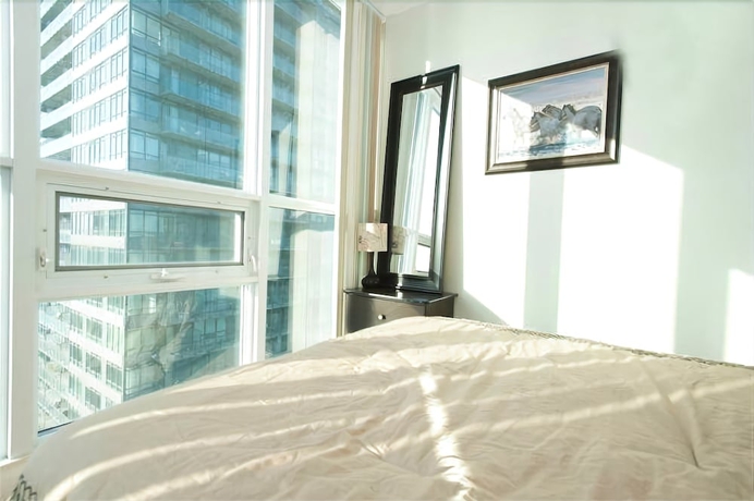Imagen de la habitación del Hotel E.s.i Furnished Suites At The Acc. Foto 11
