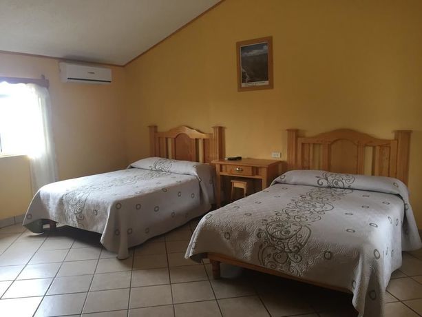 Imagen de la habitación del Hotel Esmeralda Barrancas. Foto 12