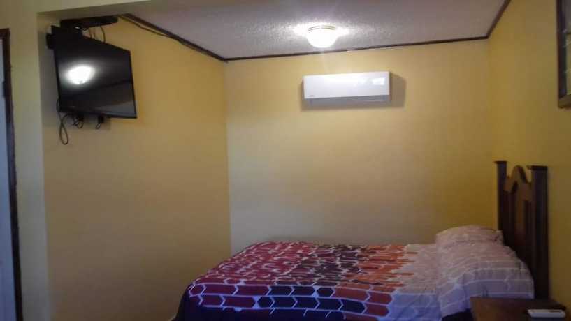 Imagen de la habitación del Hotel Esmeralda Barrancas. Foto 16