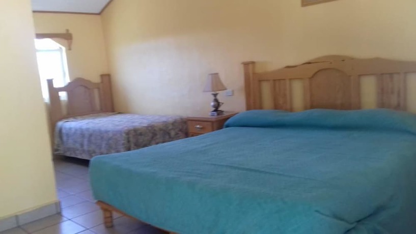 Imagen de la habitación del Hotel Esmeralda Barrancas. Foto 17