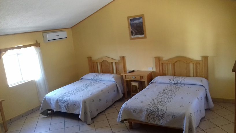 Imagen de la habitación del Hotel Esmeralda Barrancas. Foto 18