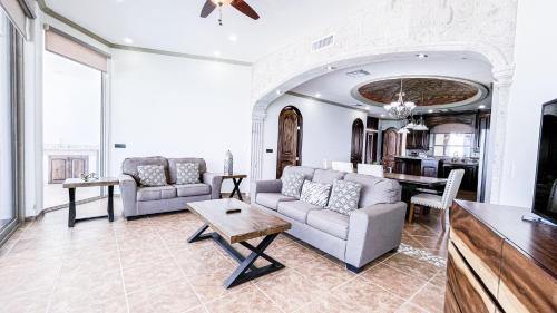 Imagen de la habitación del Hotel Esmeralda Beach Resort, Puerto Pe&ntilde;asco. Foto 11