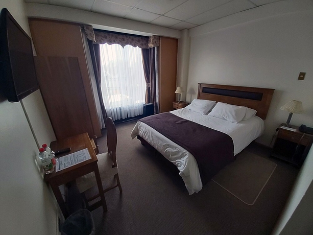 Imagen de la habitación del Hotel Esmeralda, Castro. Foto 6