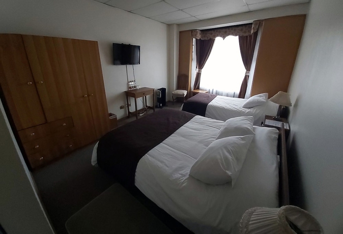 Imagen de la habitación del Hotel Esmeralda, Castro. Foto 8