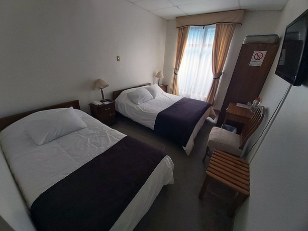 Imagen de la habitación del Hotel Esmeralda, Castro. Foto 9