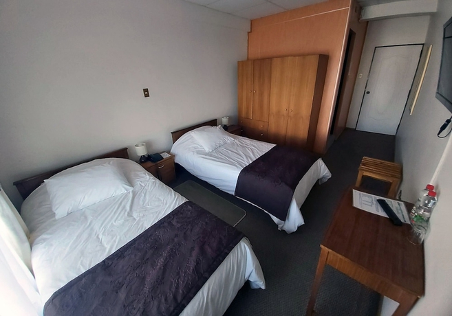 Imagen de la habitación del Hotel Esmeralda, Castro. Foto 10