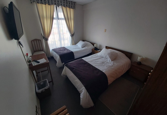 Imagen de la habitación del Hotel Esmeralda, Castro. Foto 11