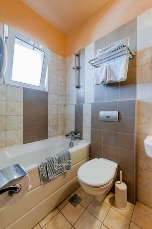 Imagen de la habitación del Hotel Esmeralda, Kremasti. Foto 8