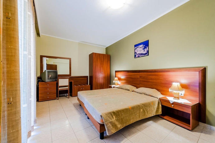 Imagen de la habitación del Hotel Esmeralda, Kremasti. Foto 9