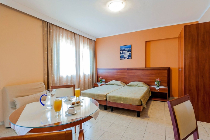 Imagen de la habitación del Hotel Esmeralda, Kremasti. Foto 11