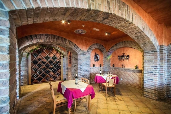 Imagen del bar/restaurante del Hotel Esmeralda Maris by LIVVO. Foto 10