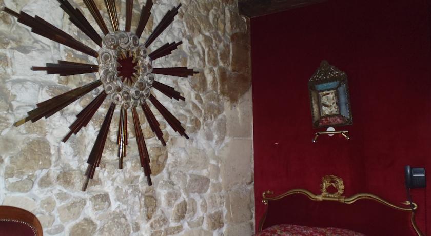 Imagen general del Hotel Esmeralda, Notre Dame. Foto 7