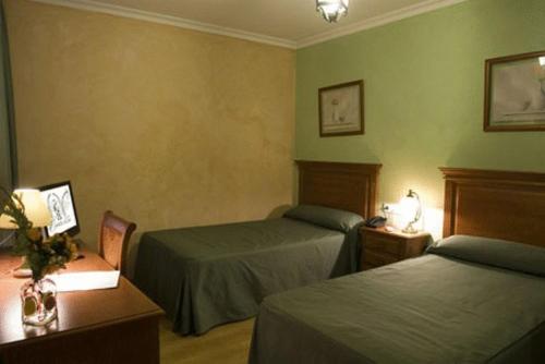 Imagen de la habitación del Hotel Esmeralda, Osuna. Foto 6