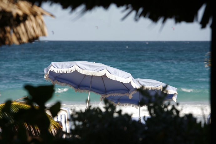 Imagen de la piscina del Hotel Esmeralda Resort. Foto 15