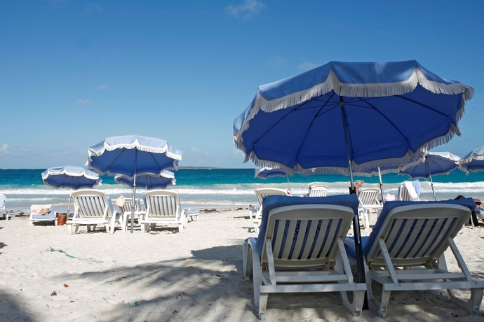 Imagen de los exteriores del Hotel Esmeralda Resort. Foto 13