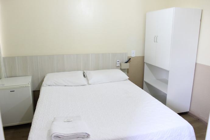Imagen de la habitación del Hotel Esmig. Foto 15