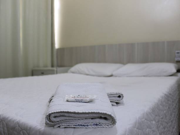 Imagen de la habitación del Hotel Esmig. Foto 16