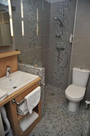 Imagen de la habitación del Hotel Espace Cité. Foto 13