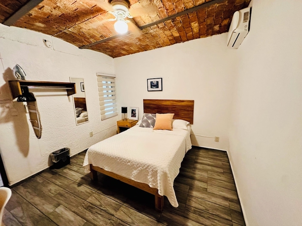 Imagen de la habitación del Hotel Espacio Libertad. Foto 10