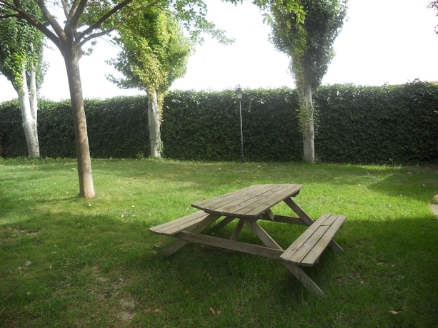 Imagen de los exteriores del Hotel Espacios Rurales Fuente Piedra. Foto 15