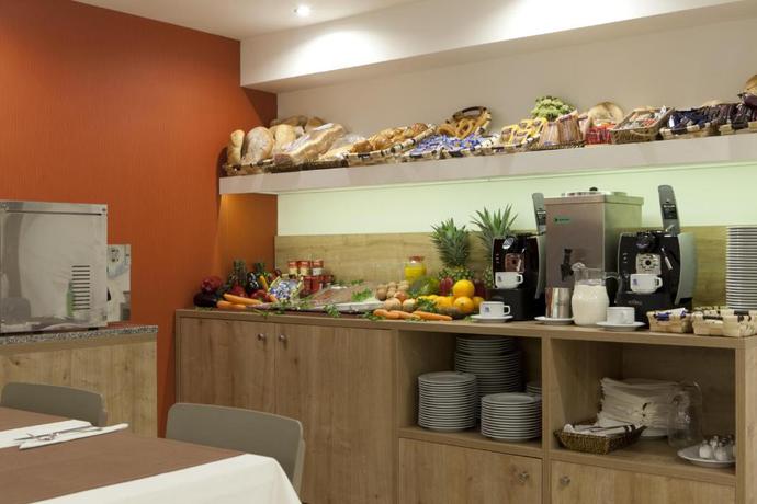 Imagen del bar/restaurante del Hotel Espahotel Plaza De España. Foto 1