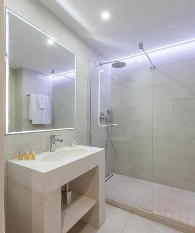 Imagen de la habitación del Hotel Espahotel Plaza De Espa&ntilde;a. Foto 8