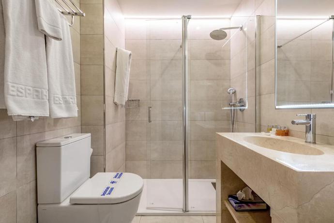 Imagen de la habitación del Hotel Espahotel Plaza De Espa&ntilde;a. Foto 15