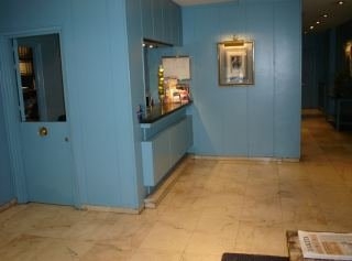 Imagen de los interiores del Hotel Espahotel Suites Jerónimos. Foto 10