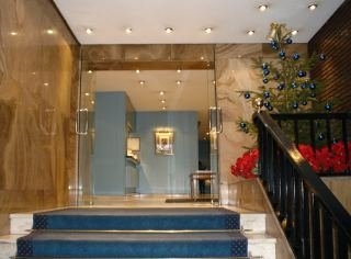 Imagen de los interiores del Hotel Espahotel Suites Jerónimos. Foto 11