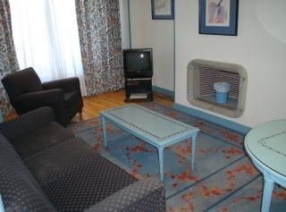 Imagen de la habitación del Hotel Espahotel Suites Jerónimos. Foto 7