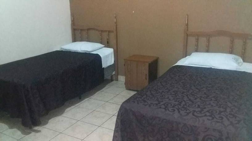 Imagen de la habitación del Hotel España, Ciudad de Guatemala. Foto 7