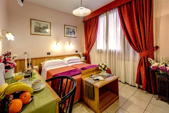 Imagen de la habitación del Hotel España, Roma. Foto 5