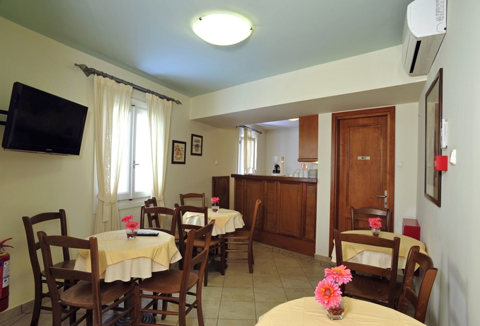 Imagen de los interiores del Hotel Esperance 2. Foto 18