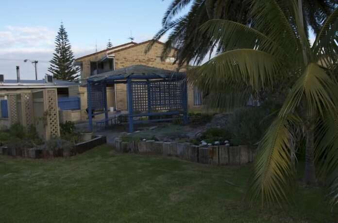 Imagen general del Hotel Esperance Beachfront Resort. Foto 7