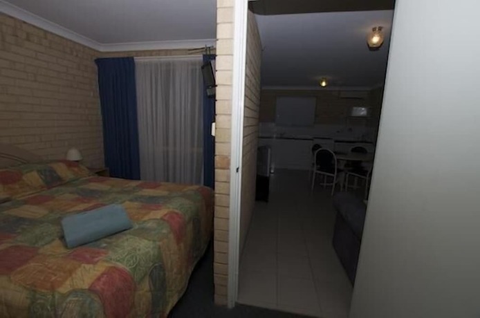 Imagen general del Hotel Esperance Beachfront Resort. Foto 8
