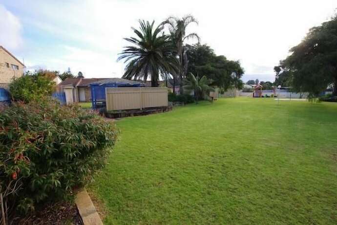 Imagen general del Hotel Esperance Beachfront Resort. Foto 9