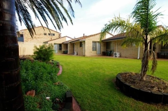 Imagen general del Hotel Esperance Beachfront Resort. Foto 10