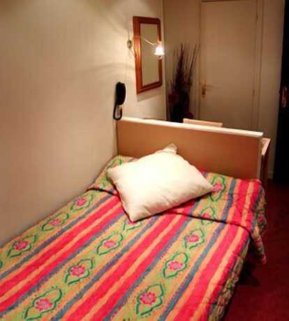 Imagen de la habitación del Hotel Esperance, Montparnasse. Foto 2
