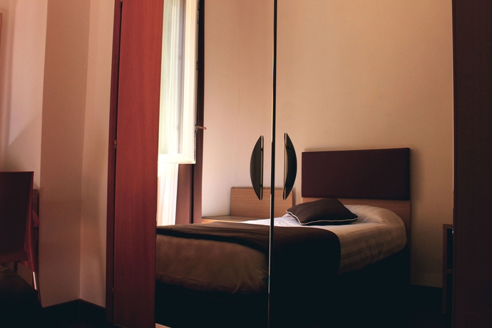 Imagen de la habitación del Hotel Esperanza, Florencia. Foto 9