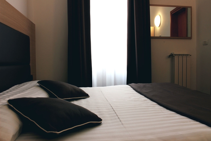 Imagen de la habitación del Hotel Esperanza, Florencia. Foto 10