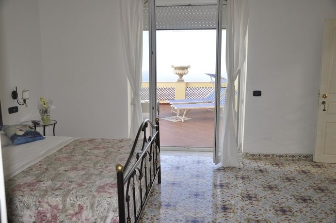 Imagen de la habitación del Hotel Esperia, Capri. Foto 11