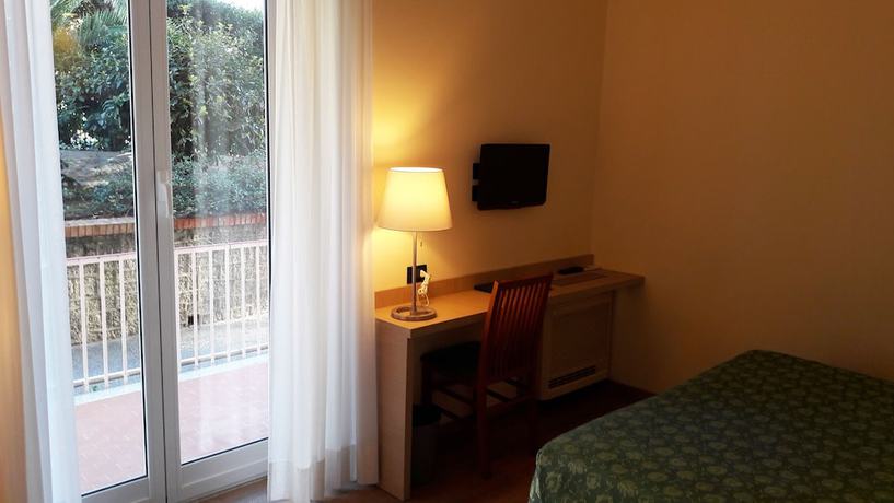 Imagen de la habitación del Hotel Esperia, G&eacute;nova. Foto 11