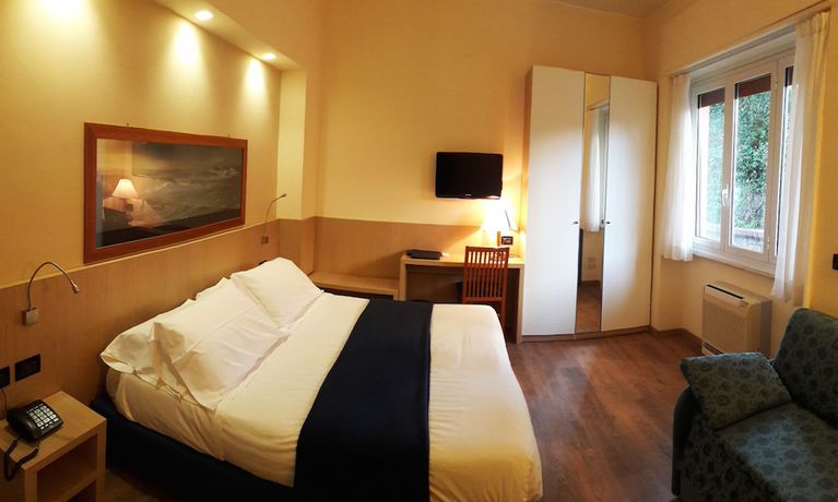 Imagen de la habitación del Hotel Esperia, G&eacute;nova. Foto 14