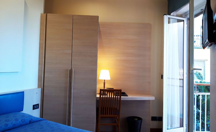 Imagen de la habitación del Hotel Esperia, G&eacute;nova. Foto 15