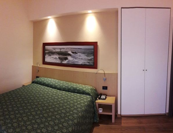 Imagen de la habitación del Hotel Esperia, G&eacute;nova. Foto 16